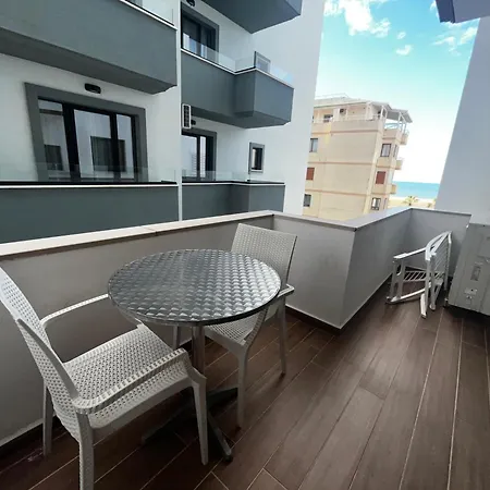 Jasmine Apartment *